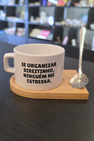 Caneca com colher mágica - Se organizar direitinho