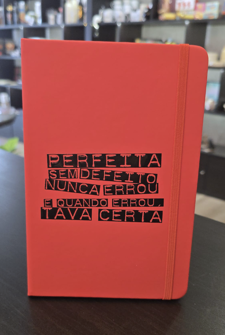 Caderno Perfeita sem defeitos nunca errou (vermelho)